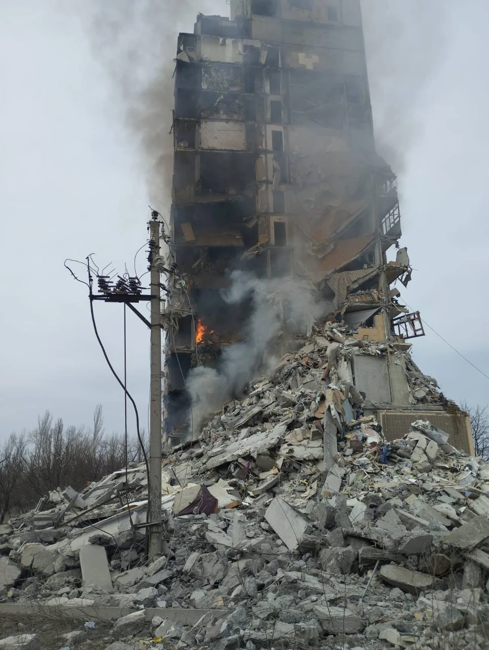 Росіяни вдарили ракетою Х-59 у багатоповерхівку в Авдіївці