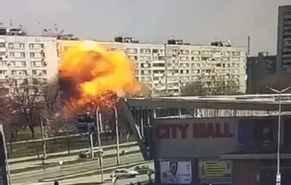 Shocking Video Shows Deadly Russian Missile on Residential Buildings in Zaporizhzhia