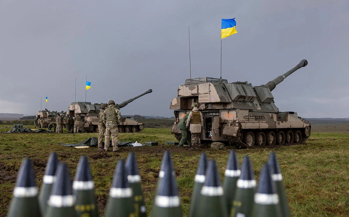 Українські артилеристи завершують навчання на САУ AS-90 у Великій Британії