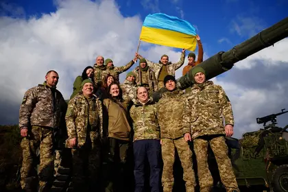 Ukraine Troops Finish Training on UK Challenger Tanks