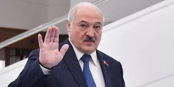 Лукашенко готовий попросити у Путіна навіть стратегічну ядерну зброю