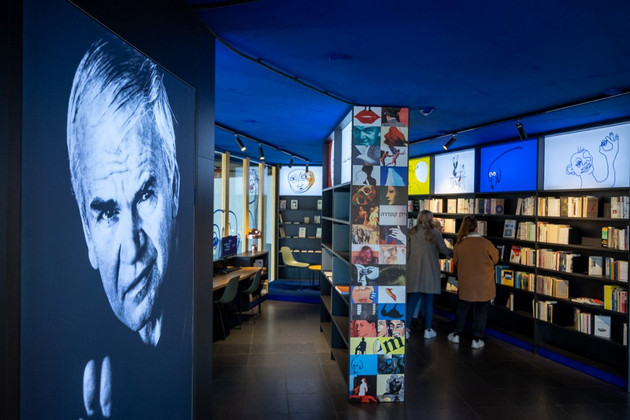 Milan Kundera: The Unbearable Lightness of Decluttering - Vimarsana News