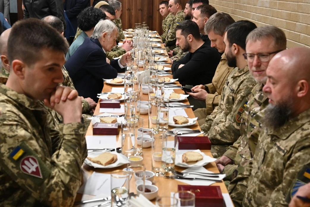 الرئيس الأوكراني يقيم افطار جماعيا بمناسبة شهر رمضان في تقليد سيكون سنويا في البلاد