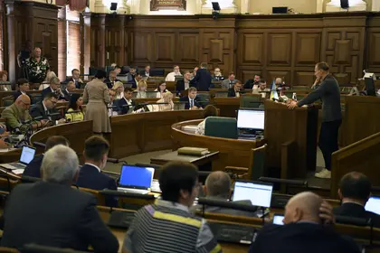 برلمان لاتفيا يقرّ إعادة فرض الخدمة العسكرية الإلزامية