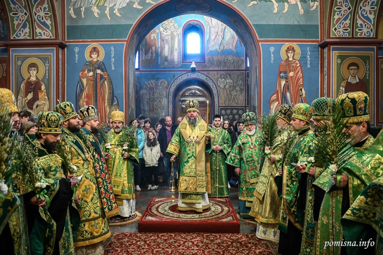 Historic Church Service at Kyiv Pechersk Lavra Monastery, As Change Sweeps Ukraine