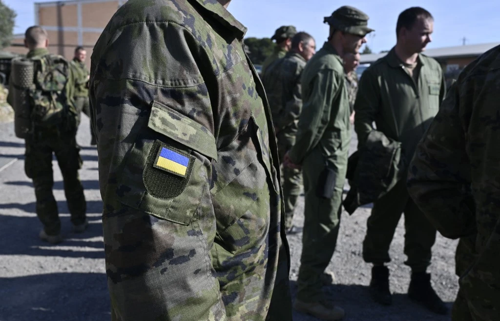 Ukrainian Lawmakers Restore Bonus Remuneration to Military