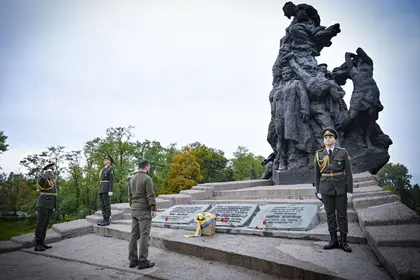 Zelensky Honors Memory of Victims of Nazi Concentration Camps