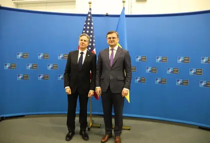 كوليبا: بلينكن أكد الدعم الأميركي «الحازم» لأوكرانيا