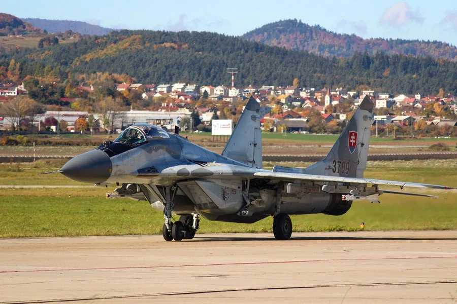سلوفاكيا تسلم أوكرانيا 9 مقاتلات من طراز "ميغ-29"