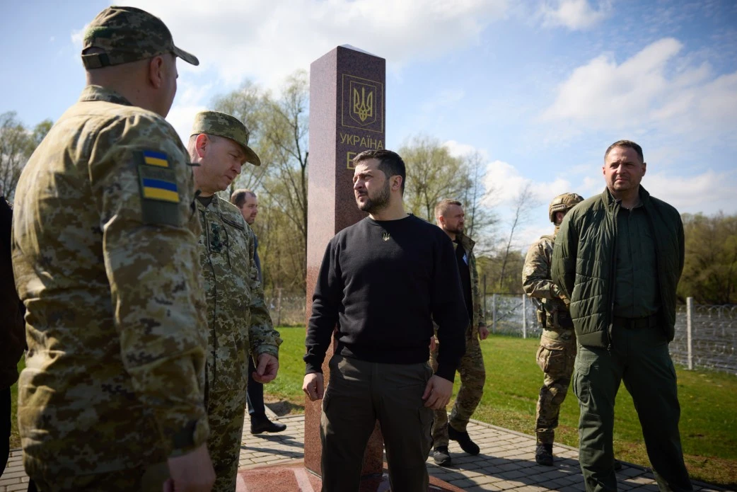 زيلينسكي يزور حدود أوكرانيا مع بيلاروسيا وبولندا