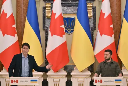 الرئيس زيلينسكي ورئيس وزراء كندا يبحثان "تعاونا عسكريا طويل الأمد" بين البلدين