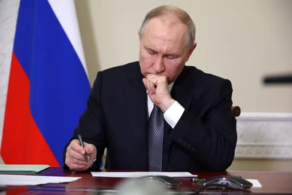 Путін бомбить Кремль