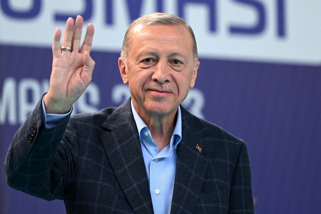 Resurgent Erdogan Heads for Historic Election Runoff