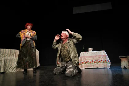 Ukrainian Actors Tell Tales of War Onstage