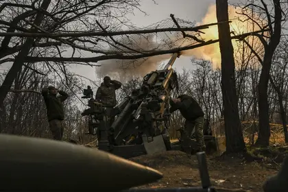 Українські військові взяли Бахмут у «напівоточення», - Міноборони