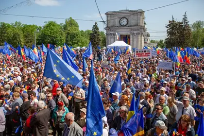 Moldovans Rally for EU Membership