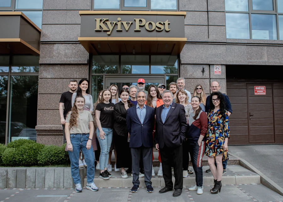 في دعم وتجديد للثقة .. ناشر "كييف بوست" عدنان كيوان يزور فريق عمل الصحيفة في كييف