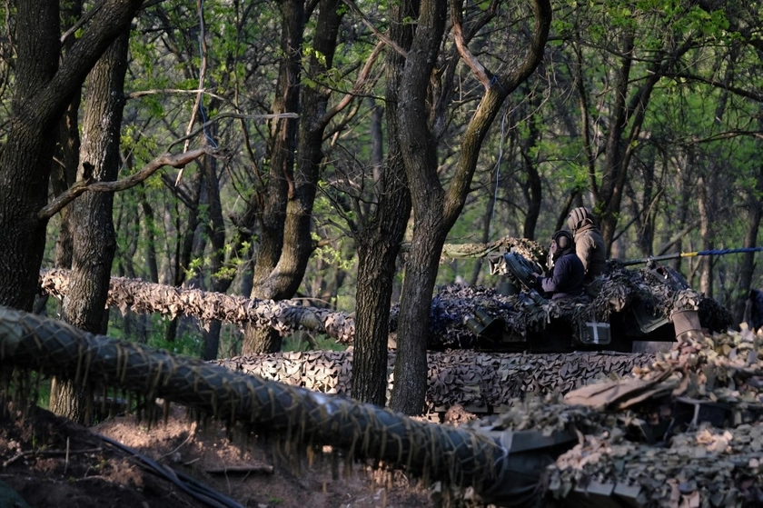 Інтенсивність ворожих атак на Бахмутському напрямку значно знизилася, - Череватий