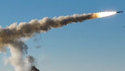 "Ми дуже злякалися" – росіянам у Бєлгороді не сподобалось бачити ракети в небі над собою
