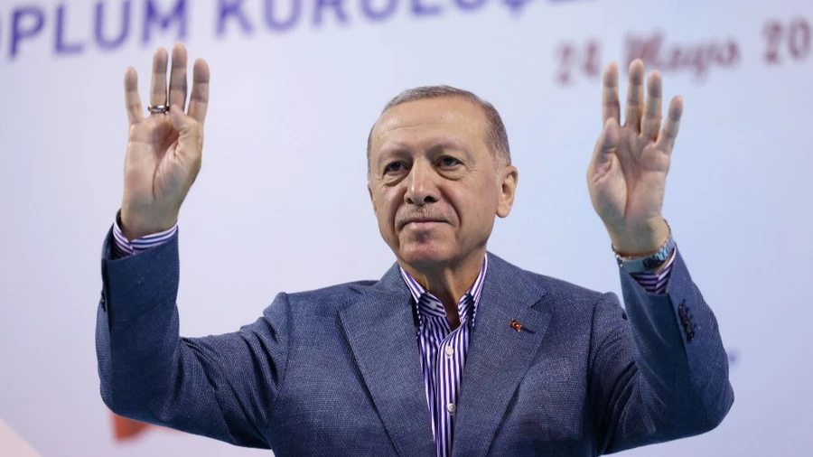 Undefeated Erdogan Extends Two-Decade Rule in Turkey Runoff