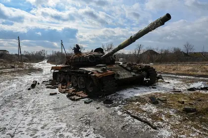 Russia Sends Obsolete Tanks to Battle in Ukraine Amid Staggering Artillery  Losses - The Moscow Times