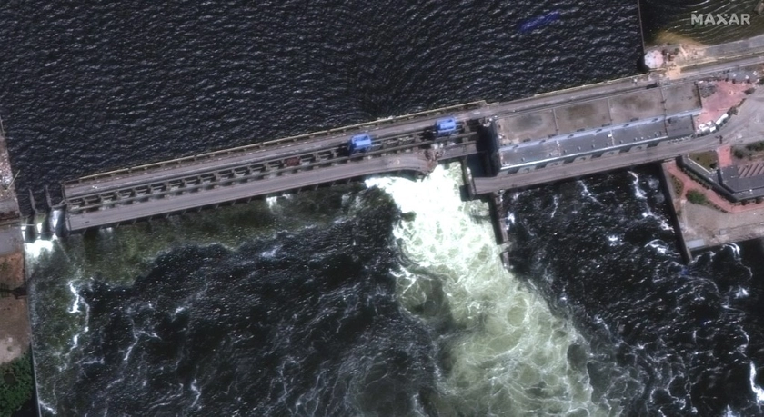 Kherson Dam ‘Completely Destroyed,’ Evacuations Underway, Kyiv Denounces 'War Crime'