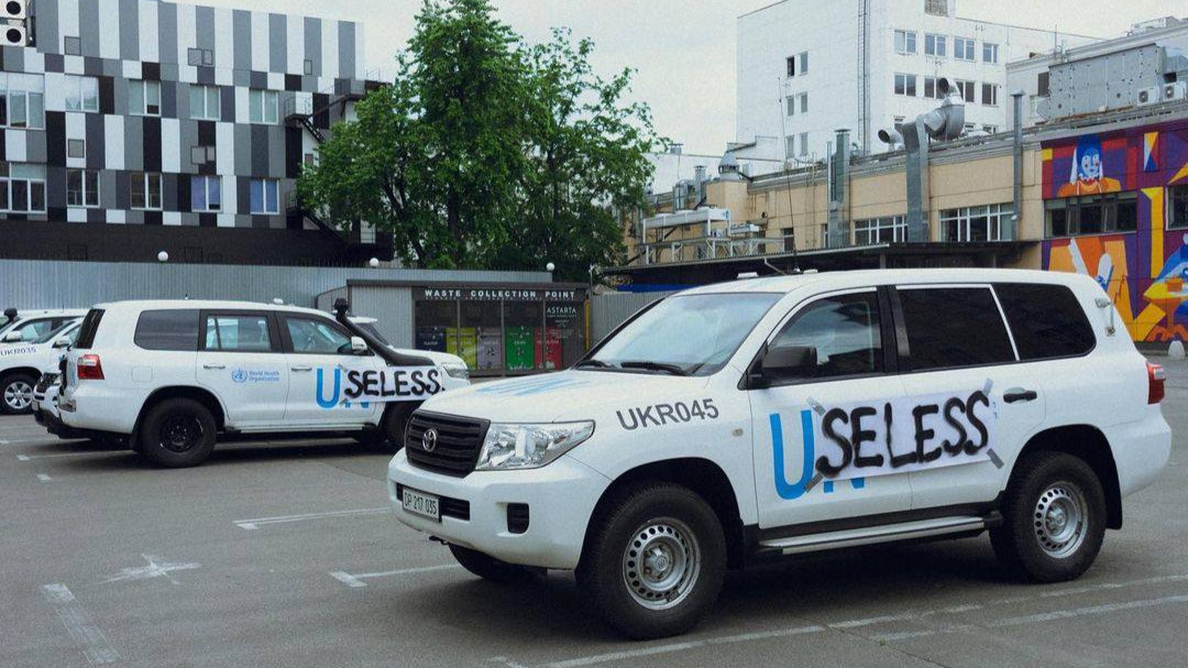 Graffiti on UN Vehicles in Kyiv Reflects Ukraine’s Feelings Over its