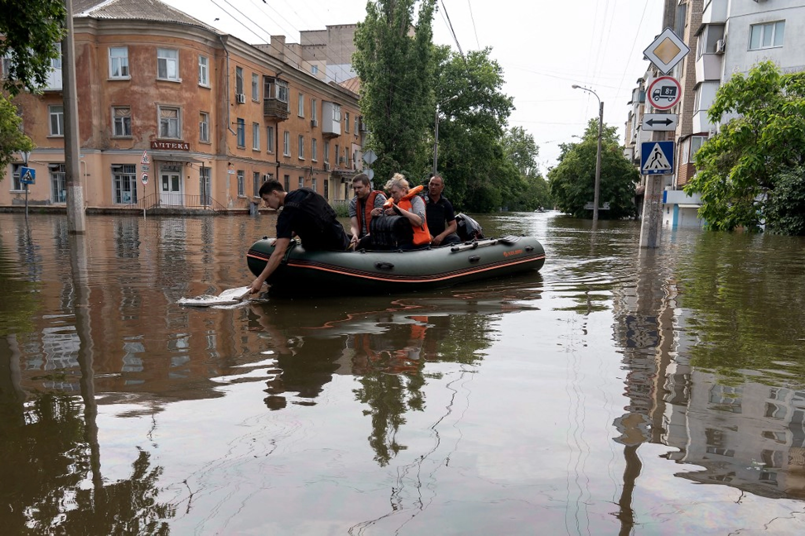 Ukraine and UN Agree on Evacuation From Occupied Left Bank if Russia Grants Access