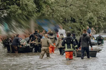 Strike That Hit Ukraine Floods Rescue Boat Kills Three: governor