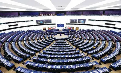 البرلمان الأوروبى يطالب الناتو بتمهيد الطريق أمام أوكرانيا للانضمام للحلف