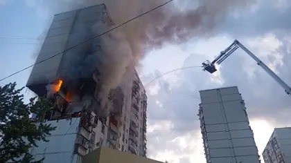У багатоповерхівці у Києві пролунав вибух: є жертви та постраждалі
