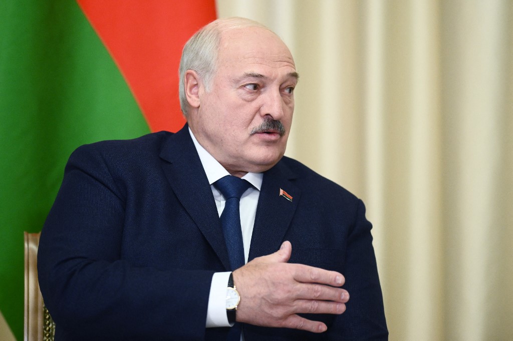 Lukashenko Orders Full Combat Readiness Of Belarusian Army