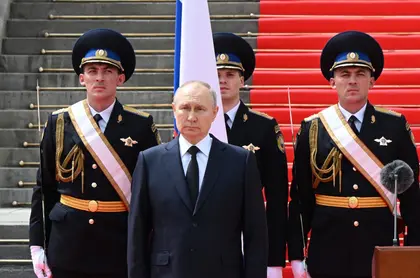 Putin Tells Troops in Kremlin They 'De Facto Stopped Civil War'