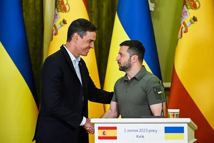 Spain PM Pledges EU Support for Ukraine as Zelensky Slams Foot-Dragging