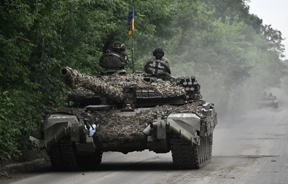 Ukraine's Top General Urges More Arms for Offensive