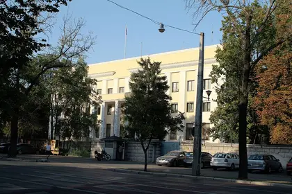 Бухарест скоротив штат російського посольства