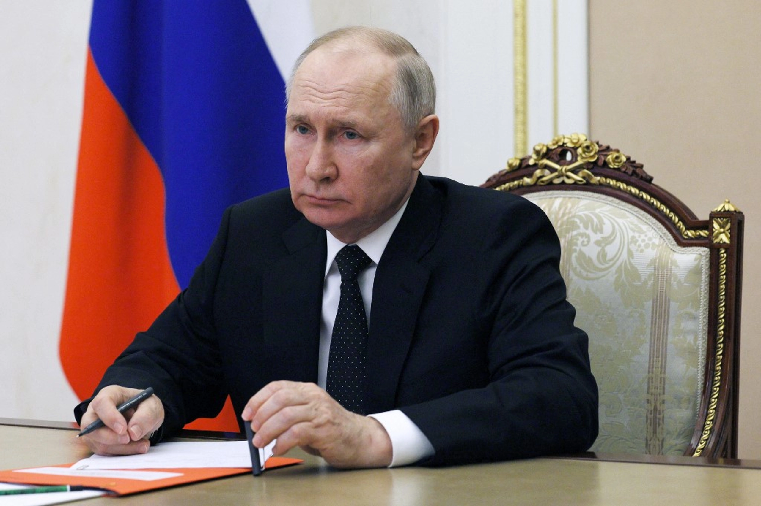 Kremlin ‘Rattled,’ Putin Misinformed and ‘Delusional’