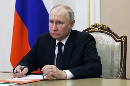 Kremlin ‘Rattled,’ Putin Misinformed and ‘Delusional’