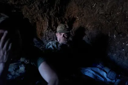 Sleeping on Russian Corpses – Ukrainian Photographers Reveal Horror of Trench Life Near Bakhmut