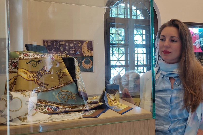 Як художниця та дизайнерка Hélène Litorelle переосмислює символіку скіфської пекторалі