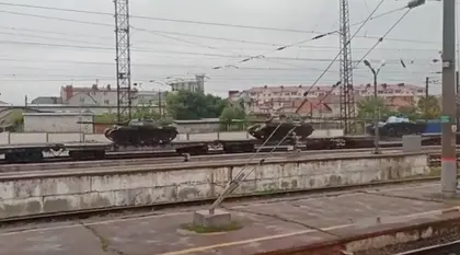 ‘Ancient Like Mammoth Poo’: Russia Ships More Obsolete Tanks to Ukraine