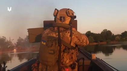 Incredible Video Shows Ukrainian Seals Raiding Russian-Occupied Island in the Dnipro