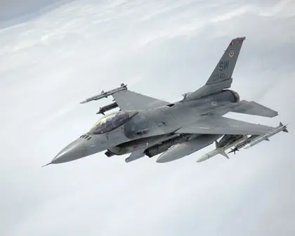 الولايات المتحدة تعطى اشارة تدريب الأوكرانيين على مقاتلات أف-16