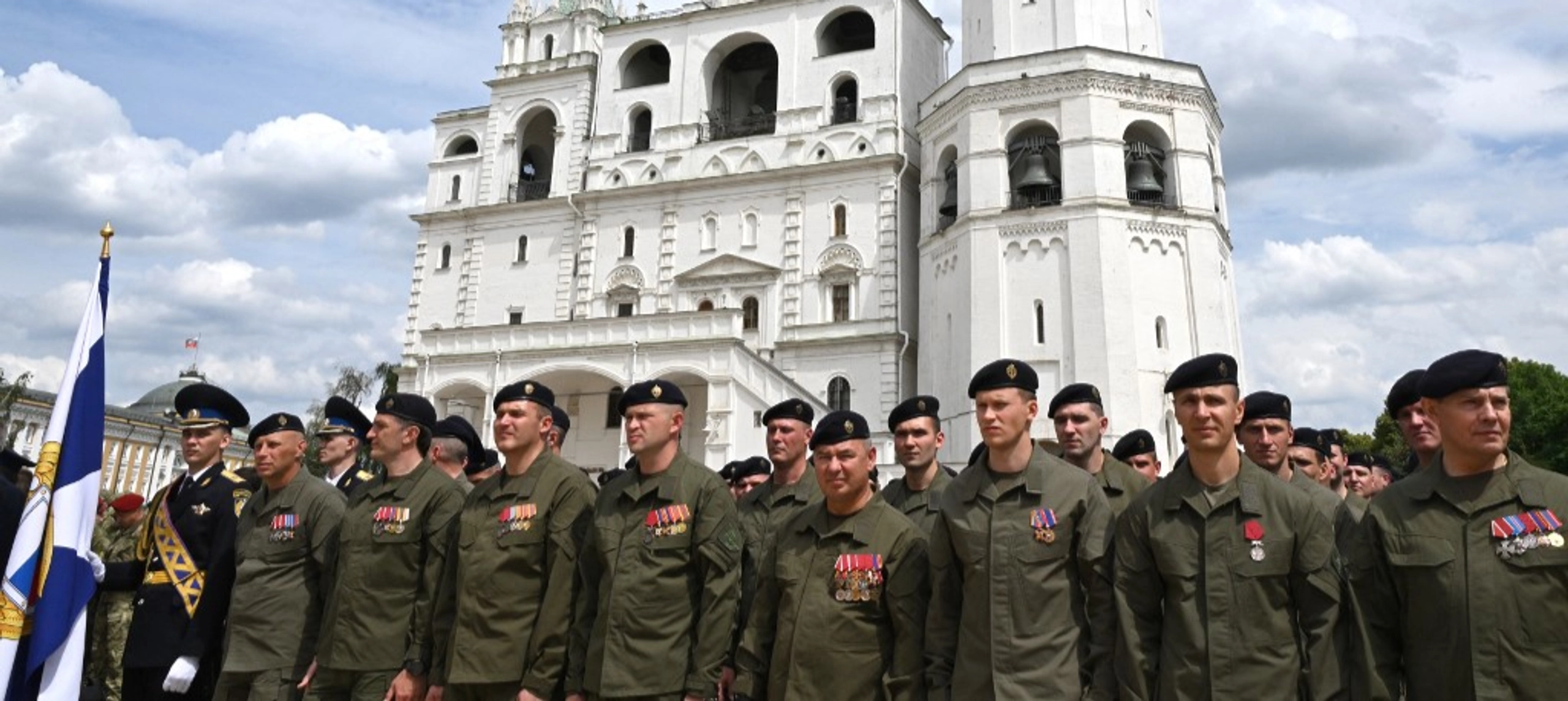 'Putin Fears Losing Power’ – Russians React to New National Guard Heavy Weapons Bill