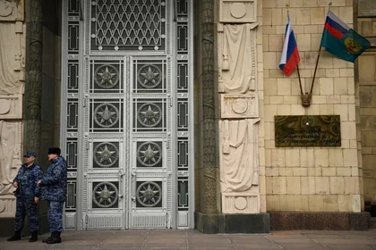 Russia Slaps Domestic Travel Curbs on UK Diplomats