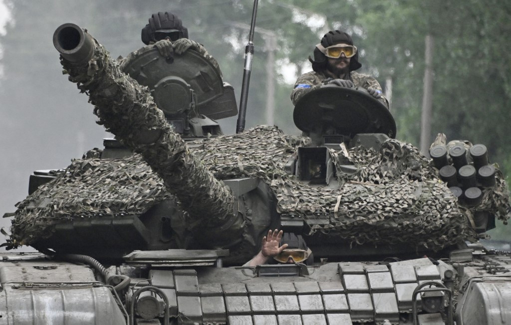 Ukraine Commits Reserves in South, Russians Claim Defeat of Big Kyiv Assault but Scale Not Clear - Vimarsana News