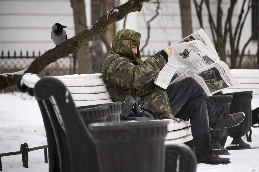 Russian Security Forces Raid Novaya Gazeta Office, Arrest Journalist