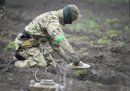 الحلفاء تعهدوا بمنح أوكرانيا 244 مليون دولار لإزالة الألغام