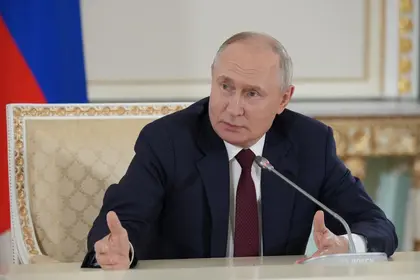Putin Defends Arrests of Critics During 'Armed Conflict' with Ukraine