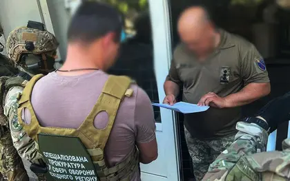 У підозрюваного у незаконному збагаченні дніпропетровського воєнкома провели обшуки